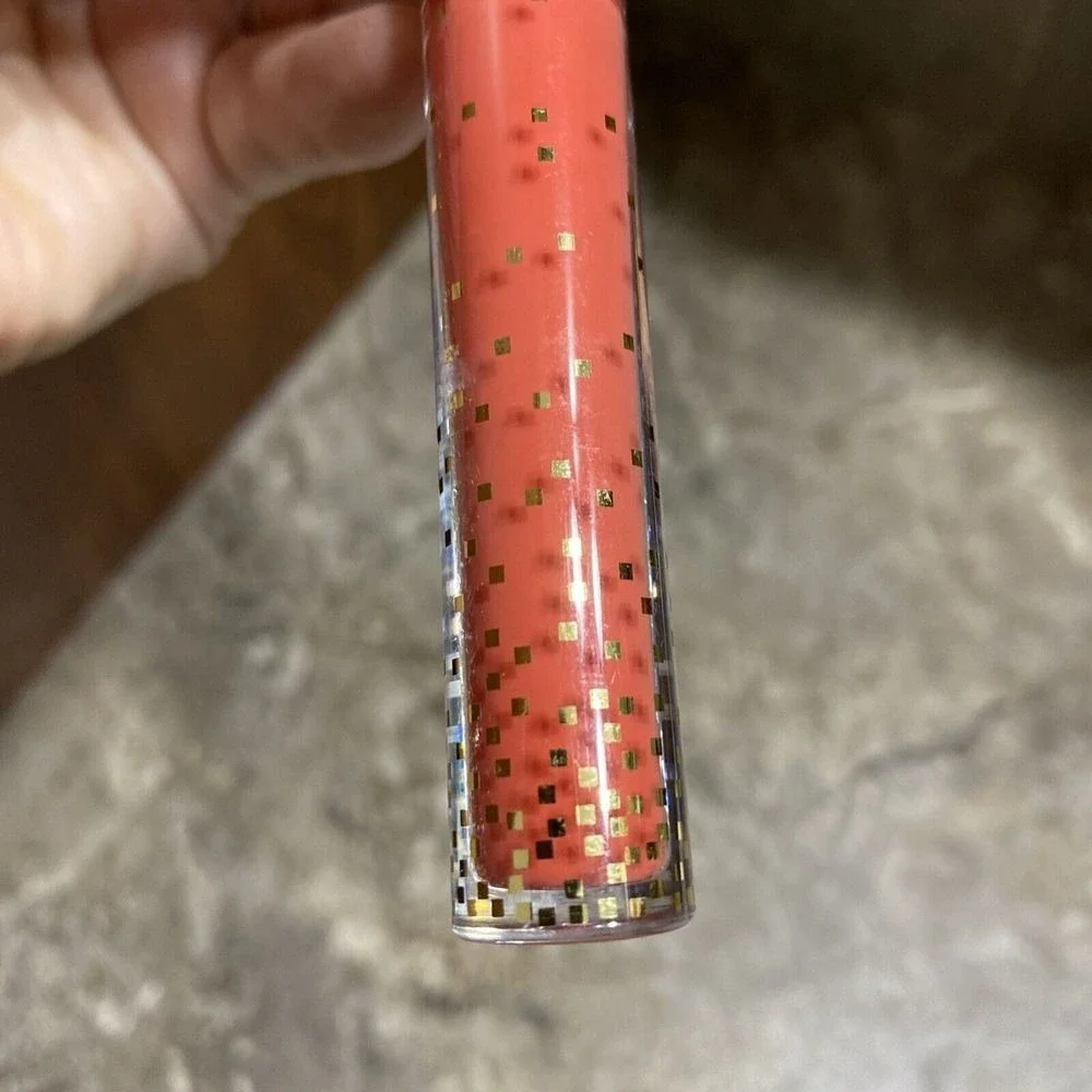 Estee Lauder Pure Envy UP IN FLAMES 105 Lip Gloss Kissable Pink‎ .09 oz/2.7mL